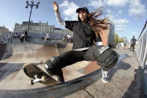 Une championne au skate park des Chartrons