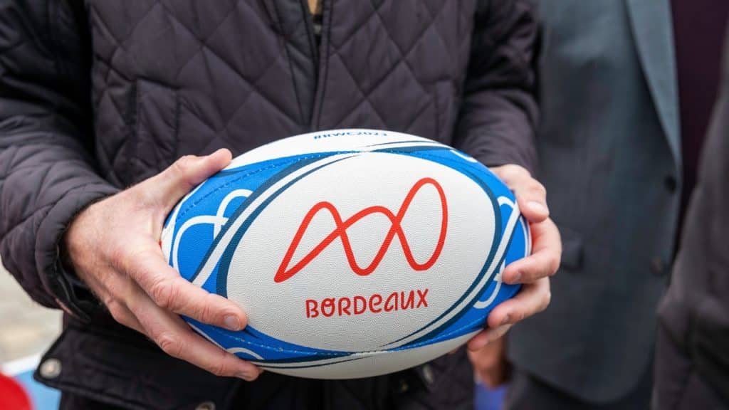 Le ballon officiel de la coupe du monde de rugby à XV 2023 à Bordeaux