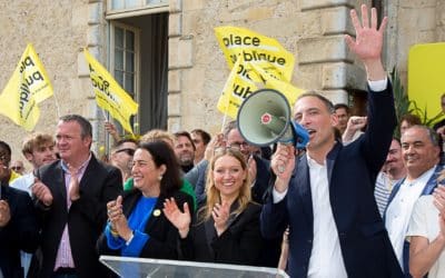 Carton plein  pour Raphaël Glucksmann  à La Réole, terre d’accueil de Place publique le temps d’un week-end